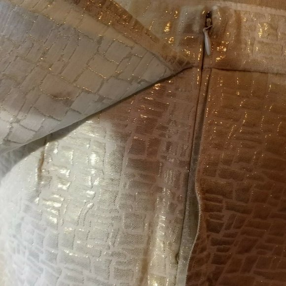 FOREVER 21 NWT -PEPLUM SKIRT - SHORT MINI CREAM/GO - Picture 3 of 11